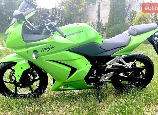 Зеленый Кавасаки Ninja 250R, объемом двигателя 0.25 л и пробегом 24 тыс. км за 5500 $, фото 3 на Automoto.ua