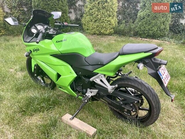 Зеленый Кавасаки Ninja 250R, объемом двигателя 0.25 л и пробегом 24 тыс. км за 5500 $, фото 4 на Automoto.ua