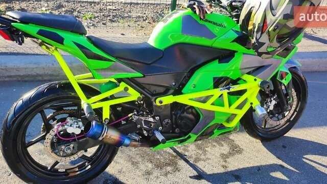 Зеленый Кавасаки Ninja 250R, объемом двигателя 0.25 л и пробегом 21 тыс. км за 3200 $, фото 3 на Automoto.ua