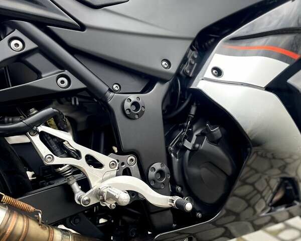 Оранжевый Кавасаки Ninja 250R, объемом двигателя 0.25 л и пробегом 49 тыс. км за 2800 $, фото 6 на Automoto.ua