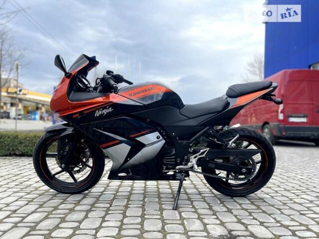 Оранжевый Кавасаки Ninja 250R, объемом двигателя 0.25 л и пробегом 49 тыс. км за 2800 $, фото 3 на Automoto.ua