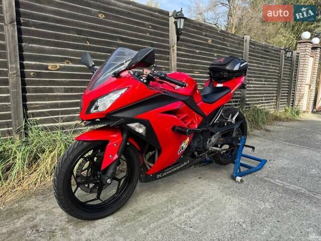 Кавасаки Ninja 300 2016 в Киеве на Automoto.ua Красный Кавасаки Ninja 300, объемом двигателя 0.3 л и пробегом 33 тыс. км за 3500 $, фото 2 на Automoto.ua