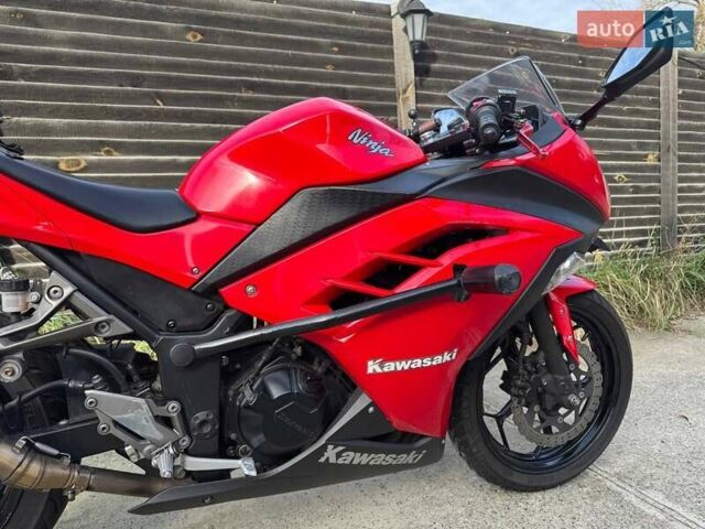 Кавасаки Ninja 300 2016 в Киеве на Automoto.ua Красный Кавасаки Ninja 300, объемом двигателя 0.3 л и пробегом 33 тыс. км за 3500 $, фото 12 на Automoto.ua