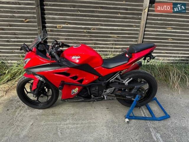 Кавасаки Ninja 300 2016 в Киеве на Automoto.ua Красный Кавасаки Ninja 300, объемом двигателя 0.3 л и пробегом 33 тыс. км за 3500 $, фото 21 на Automoto.ua