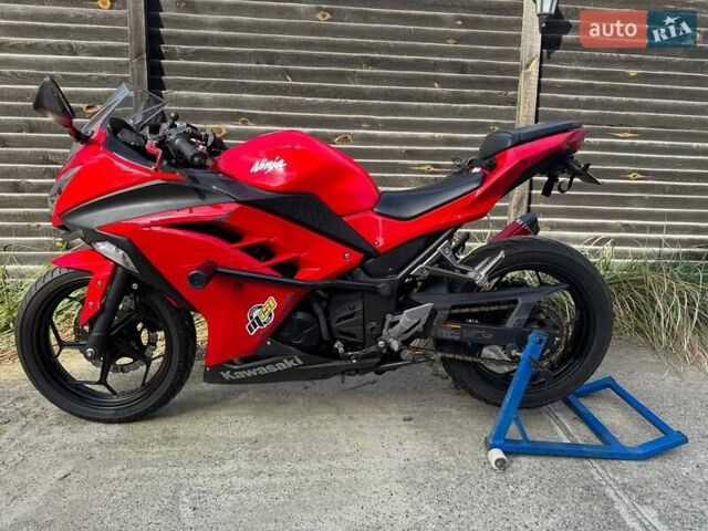 Кавасаки Ninja 300 2016 в Киеве на Automoto.ua Красный Кавасаки Ninja 300, объемом двигателя 0.3 л и пробегом 33 тыс. км за 3500 $, фото 3 на Automoto.ua