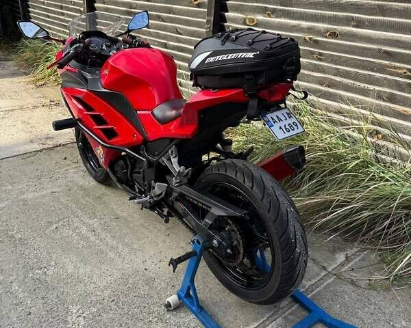 Кавасаки Ninja 300 2016 в Киеве на Automoto.ua Красный Кавасаки Ninja 300, объемом двигателя 0.3 л и пробегом 33 тыс. км за 3500 $, фото 1 на Automoto.ua