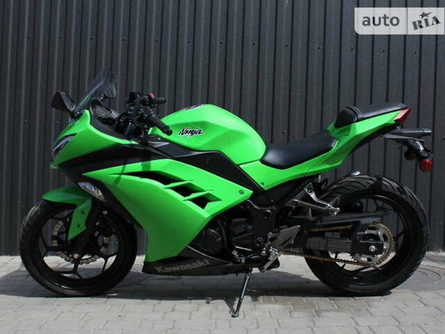 Кавасакі Ninja 300, об'ємом двигуна 0.3 л та пробігом 11 тис. км за 3800 $, фото 1 на Automoto.ua