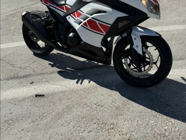 Кавасаки Ninja 300, объемом двигателя 0 л и пробегом 0 тыс. км за 2800 $, фото 1 на Automoto.ua