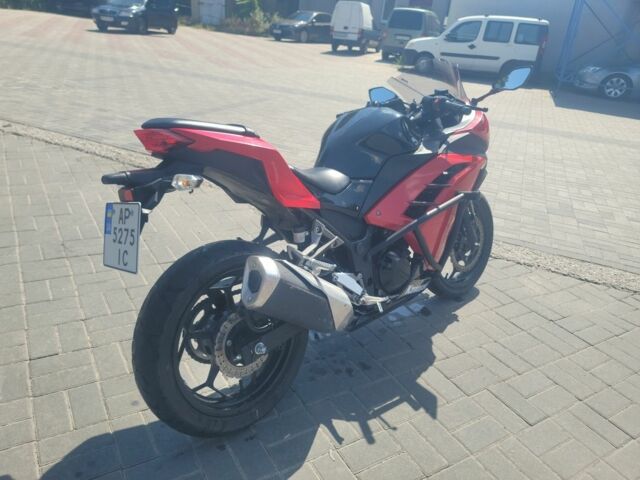 Кавасаки Ninja 300, объемом двигателя 0.3 л и пробегом 0 тыс. км за 3400 $, фото 4 на Automoto.ua