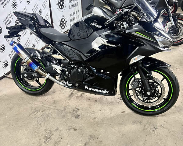 Черный Кавасаки Ninja 400, объемом двигателя 0.4 л и пробегом 9 тыс. км за 5200 $, фото 2 на Automoto.ua