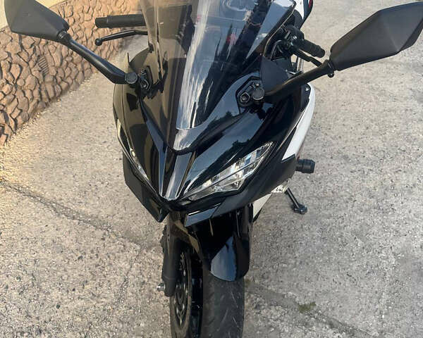 Черный Кавасаки Ninja 400, объемом двигателя 0.4 л и пробегом 8 тыс. км за 6200 $, фото 1 на Automoto.ua