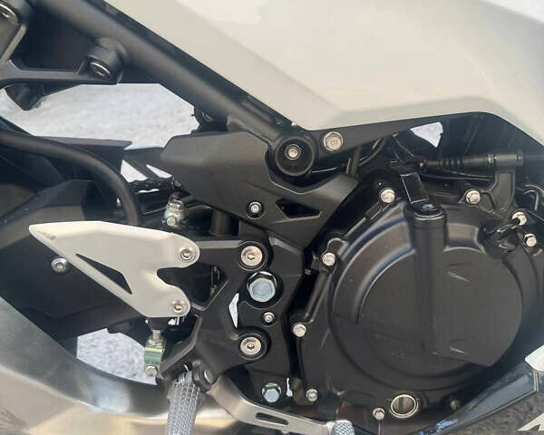 Черный Кавасаки Ninja 400, объемом двигателя 0.4 л и пробегом 8 тыс. км за 6200 $, фото 7 на Automoto.ua