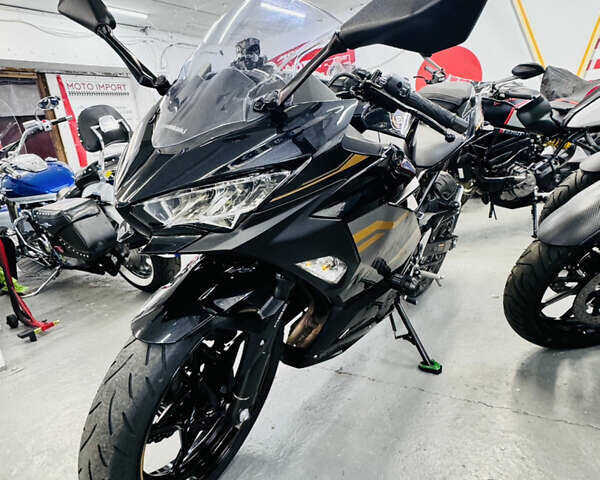 Черный Кавасаки Ninja 400, объемом двигателя 0.4 л и пробегом 18 тыс. км за 5600 $, фото 12 на Automoto.ua
