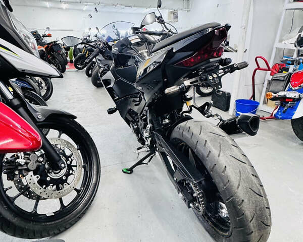 Черный Кавасаки Ninja 400, объемом двигателя 0.4 л и пробегом 18 тыс. км за 5600 $, фото 11 на Automoto.ua