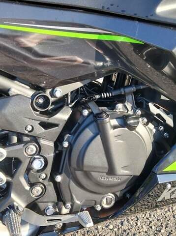 Чорний Кавасакі Ninja 400, об'ємом двигуна 0.4 л та пробігом 15 тис. км за 5500 $, фото 4 на Automoto.ua