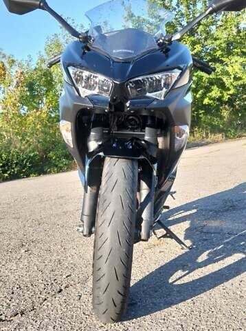 Чорний Кавасакі Ninja 400, об'ємом двигуна 0.4 л та пробігом 15 тис. км за 5500 $, фото 5 на Automoto.ua