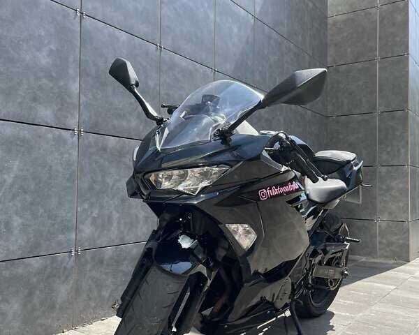 Черный Кавасаки Ninja 400, объемом двигателя 0.4 л и пробегом 24 тыс. км за 5000 $, фото 1 на Automoto.ua
