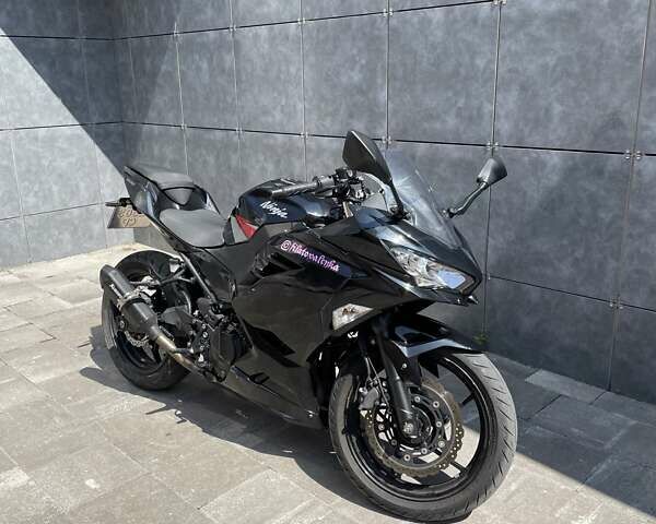 Черный Кавасаки Ninja 400, объемом двигателя 0.4 л и пробегом 24 тыс. км за 5000 $, фото 5 на Automoto.ua