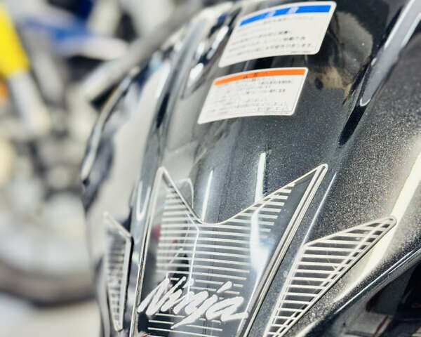 Черный Кавасаки Ninja 400, объемом двигателя 0.4 л и пробегом 18 тыс. км за 5600 $, фото 16 на Automoto.ua