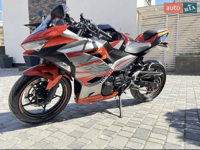 Кавасакі Ninja 400, об'ємом двигуна 0.4 л та пробігом 31 тис. км за 5100 $, фото 1 на Automoto.ua