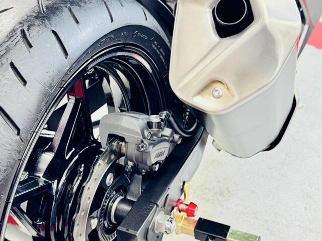 Кавасакі Ninja 400, об'ємом двигуна 0.4 л та пробігом 0 тис. км за 5600 $, фото 9 на Automoto.ua