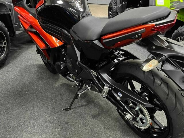 Кавасаки Ninja 400, объемом двигателя 0.4 л и пробегом 0 тыс. км за 4800 $, фото 15 на Automoto.ua