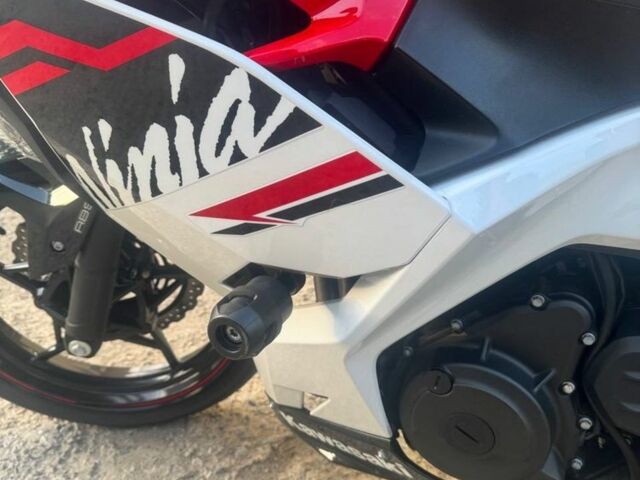 Кавасаки Ninja 400, объемом двигателя 0.4 л и пробегом 0 тыс. км за 5800 $, фото 8 на Automoto.ua
