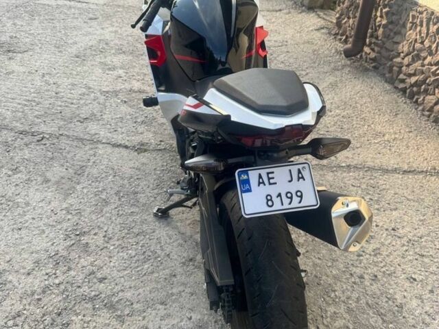 Кавасаки Ninja 400, объемом двигателя 0.4 л и пробегом 0 тыс. км за 5800 $, фото 2 на Automoto.ua