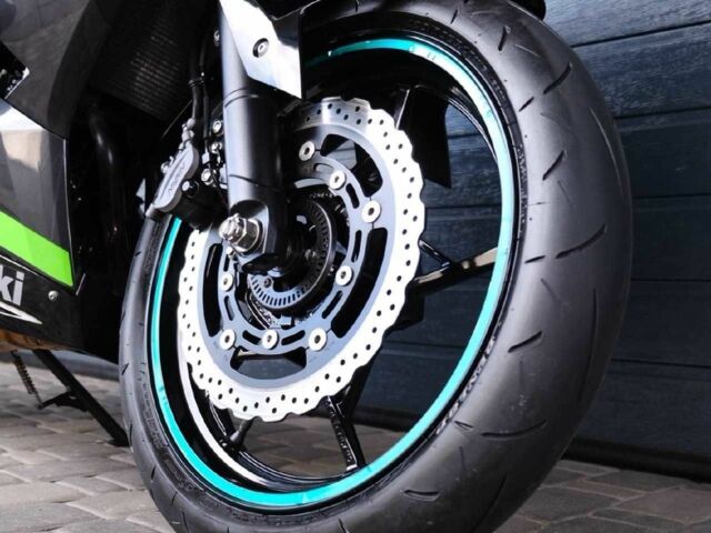Кавасакі Ninja 400, об'ємом двигуна 0.4 л та пробігом 0 тис. км за 5000 $, фото 9 на Automoto.ua