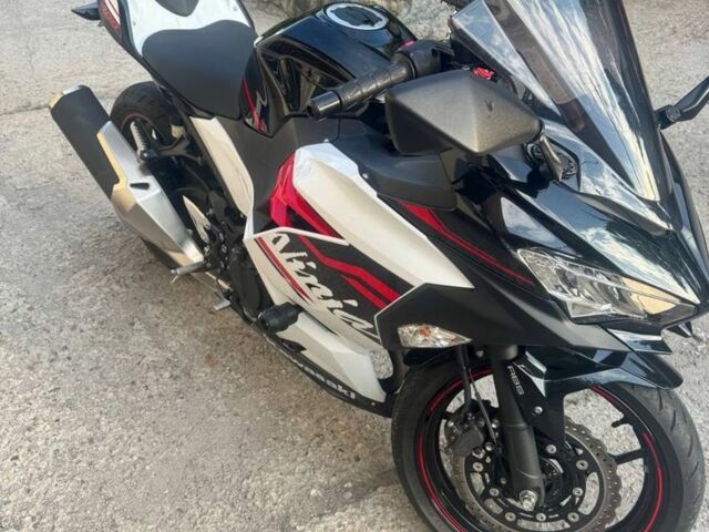 Кавасаки Ninja 400, объемом двигателя 0.4 л и пробегом 0 тыс. км за 5800 $, фото 4 на Automoto.ua
