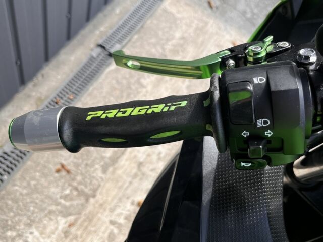 Кавасаки Ninja 400, объемом двигателя 0.4 л и пробегом 0 тыс. км за 5600 $, фото 6 на Automoto.ua