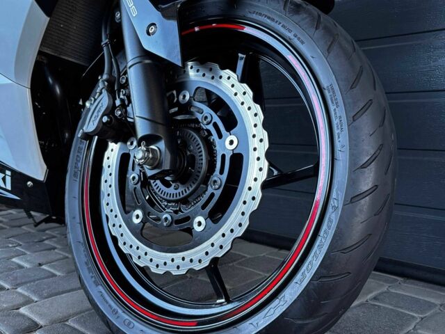 Кавасакі Ninja 400, об'ємом двигуна 0.4 л та пробігом 0 тис. км за 5900 $, фото 7 на Automoto.ua