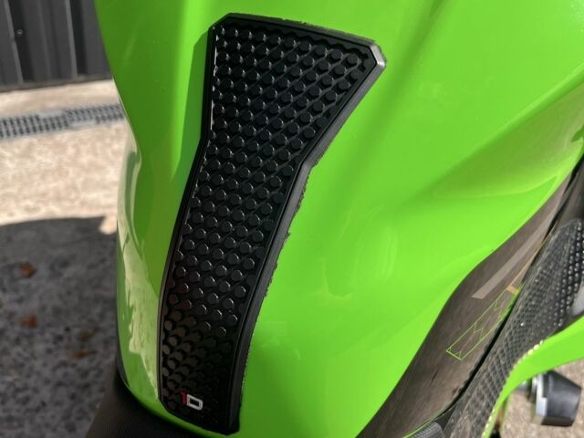 Кавасаки Ninja 400, объемом двигателя 0.4 л и пробегом 0 тыс. км за 5600 $, фото 15 на Automoto.ua