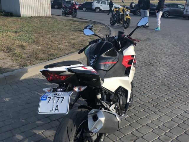 Кавасакі Ninja 400, об'ємом двигуна 0.4 л та пробігом 0 тис. км за 5364 $, фото 4 на Automoto.ua
