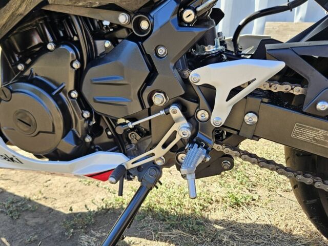 Кавасаки Ninja 400, объемом двигателя 0.4 л и пробегом 0 тыс. км за 6000 $, фото 20 на Automoto.ua