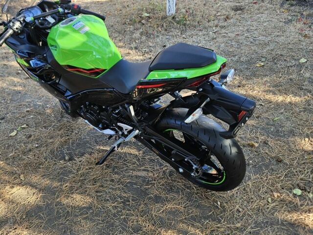 Кавасаки Ninja 400, объемом двигателя 0.4 л и пробегом 0 тыс. км за 6000 $, фото 19 на Automoto.ua