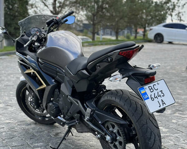 Серый Кавасаки Ninja 400, объемом двигателя 0.4 л и пробегом 16 тыс. км за 4400 $, фото 6 на Automoto.ua