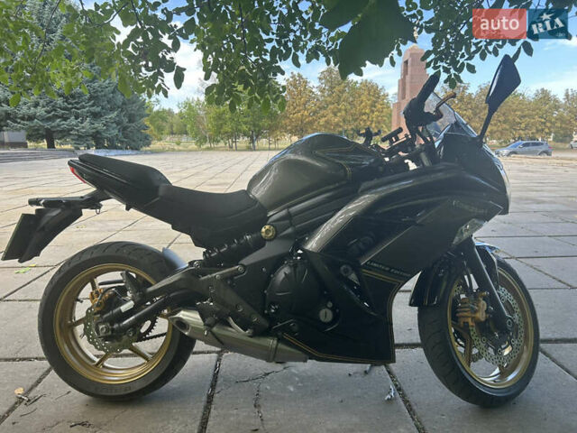 Серый Кавасаки Ninja 400, объемом двигателя 0.4 л и пробегом 21 тыс. км за 5000 $, фото 1 на Automoto.ua