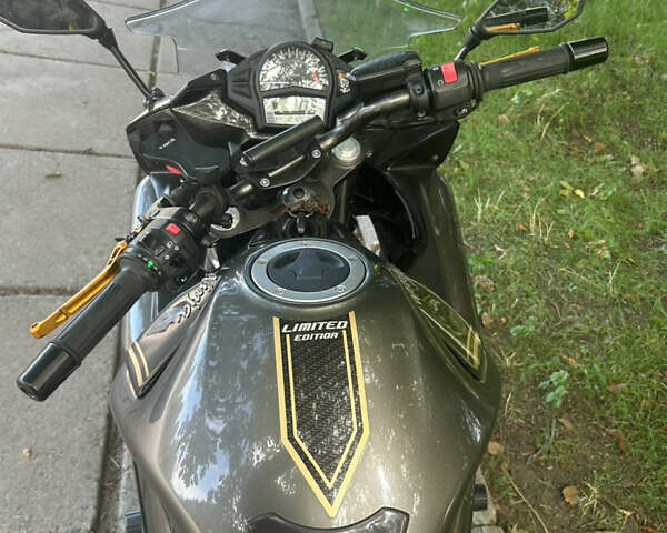 Серый Кавасаки Ninja 400, объемом двигателя 0.4 л и пробегом 21 тыс. км за 5000 $, фото 7 на Automoto.ua