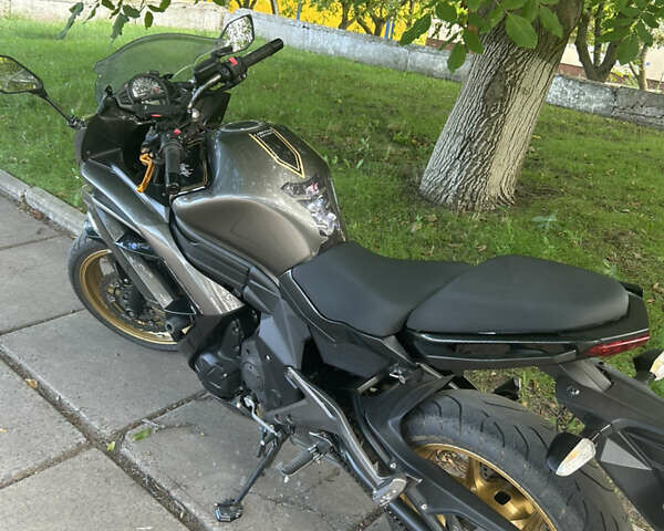 Серый Кавасаки Ninja 400, объемом двигателя 0.4 л и пробегом 21 тыс. км за 5000 $, фото 4 на Automoto.ua