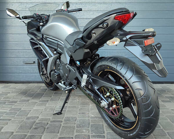 Серый Кавасаки Ninja 400, объемом двигателя 0.4 л и пробегом 47 тыс. км за 4200 $, фото 4 на Automoto.ua