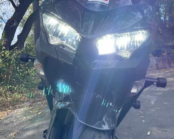 Серый Кавасаки Ninja 400, объемом двигателя 0.4 л и пробегом 15 тыс. км за 5700 $, фото 5 на Automoto.ua