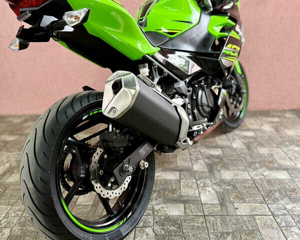 Зеленый Кавасаки Ninja 400, объемом двигателя 0.4 л и пробегом 27 тыс. км за 5100 $, фото 3 на Automoto.ua