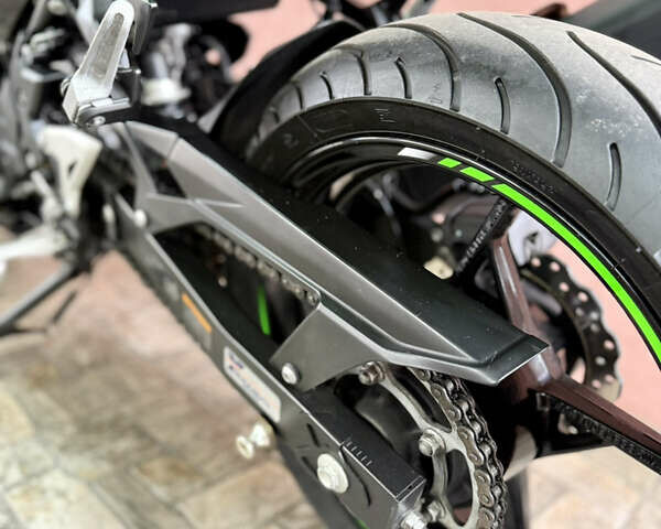 Зеленый Кавасаки Ninja 400, объемом двигателя 0.4 л и пробегом 27 тыс. км за 5100 $, фото 7 на Automoto.ua