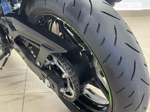 Зелений Кавасакі Ninja 400, об'ємом двигуна 0.4 л та пробігом 2 тис. км за 6300 $, фото 11 на Automoto.ua