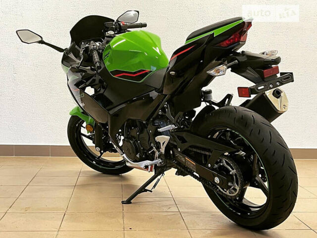 Зеленый Кавасаки Ninja 400, объемом двигателя 0.4 л и пробегом 2 тыс. км за 6300 $, фото 4 на Automoto.ua