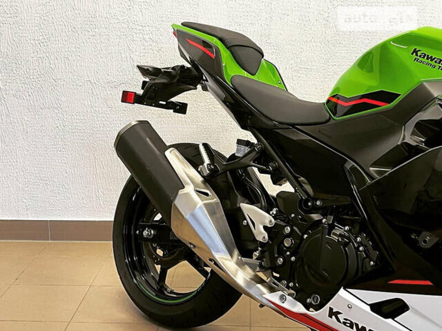 Зелений Кавасакі Ninja 400, об'ємом двигуна 0.4 л та пробігом 2 тис. км за 6300 $, фото 2 на Automoto.ua