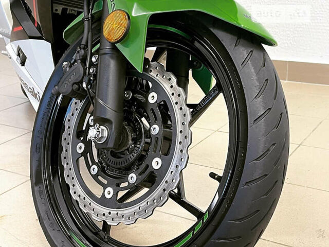 Зелений Кавасакі Ninja 400, об'ємом двигуна 0.4 л та пробігом 2 тис. км за 6300 $, фото 7 на Automoto.ua