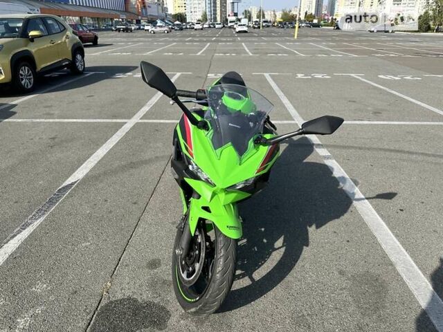 Зеленый Кавасаки Ninja 400, объемом двигателя 0.45 л и пробегом 1 тыс. км за 7300 $, фото 1 на Automoto.ua
