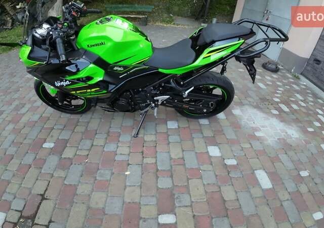 Зеленый Кавасаки Ninja 400, объемом двигателя 0 л и пробегом 15 тыс. км за 5500 $, фото 5 на Automoto.ua